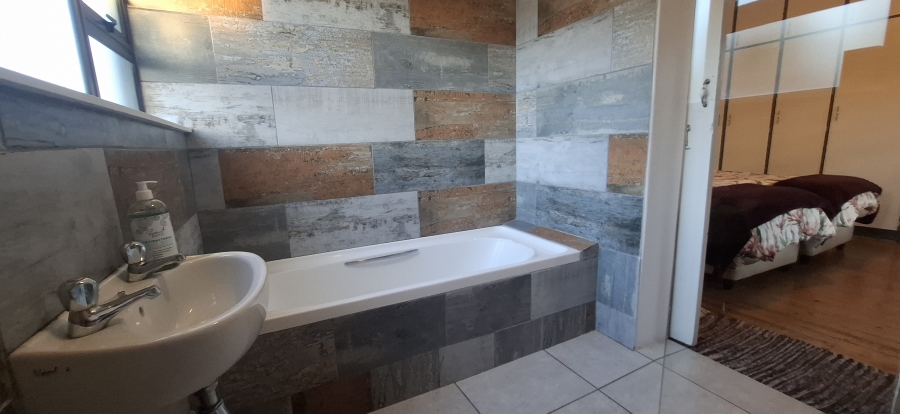 4 Bedroom Property for Sale in Berea Eastern Cape